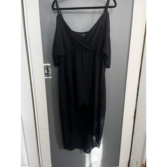 Torrid size 2 black hi-low cold shoulder tunic top - Picture 3 of 7